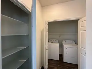 4722 Grizzly Peak Road NE Laundry Room