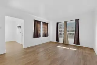 2830 Monroe Street NE Living Room