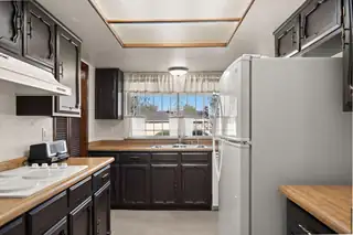 8219 San Francisco Road NE Kitchen