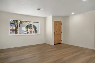 5309 Jessie Drive NE Living Room