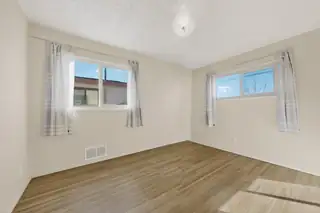 3205 Valencia Drive NE Bedroom