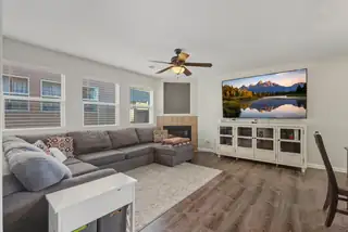 1729 Sierra Norte Loop NE Living Room