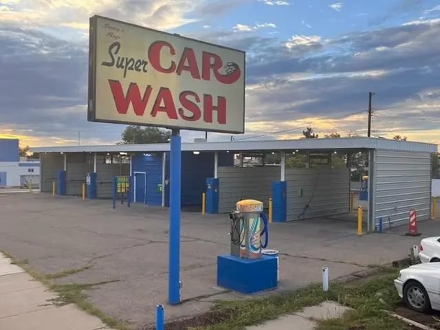 5101 Headingly Avenue NE