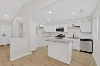 5512 Sweetwater Drive NW Kitchen