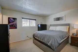 421 Panorama Place NE Bedroom