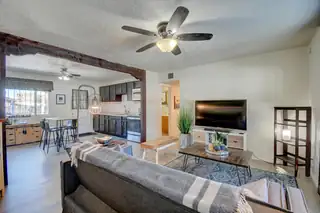 421 Panorama Place NE Living Room