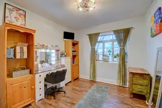 8 Camino El Alto NE Home Office