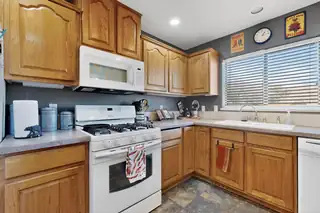 76 Edeal Road SE Kitchen