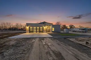 56 Lopez Road, Belen 