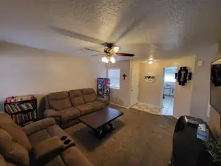 513 Bloomfield Meadows Drive NE Living Room