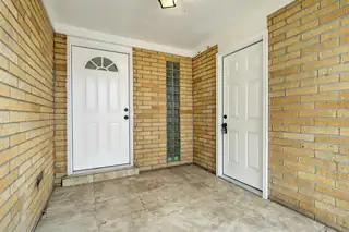 917 Cardenas Drive SE Exterior Front