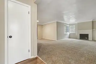 917 Cardenas Drive SE Living Room