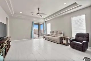 2324 Melon Ridge NE Living Room