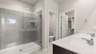 1507 Woods St NE Bathroom