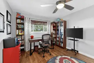 5116 Sunningdale Avenue NE Home Office