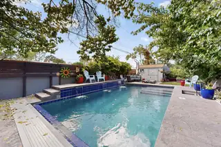 5116 Sunningdale Avenue NE Backyard