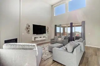 708 Cuarzo Road SE Living Room