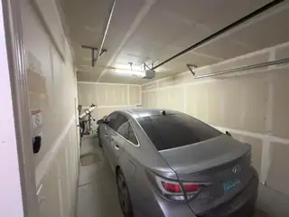 1004 Mineral Way 4 Garage