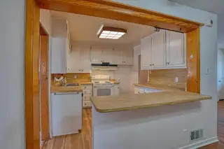 825 Dakota Street SE Kitchen