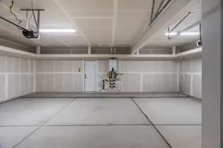 2701 Seaforth Circle Garage