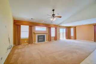 5810 Chaco Loop NE Living Room