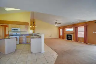 5810 Chaco Loop NE Living Room