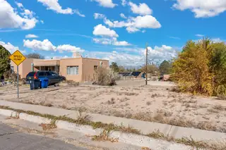 2935 San Rafael Avenue SE 