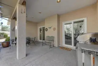 5600 Fulton Court NE Patio