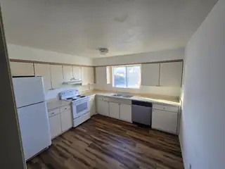 2211 Leonard Street SE Kitchen