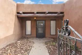 2621 Pajarito Meadows Road SW Exterior Front