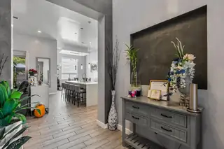 328 Camino Siete Road SW Living Room