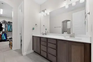 6914 Cleary Loop NE Bedroom