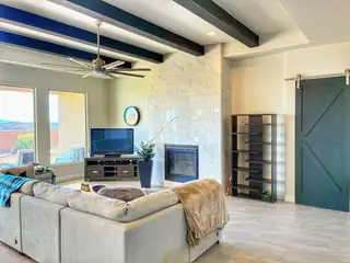 6914 Cleary Loop NE Living Room