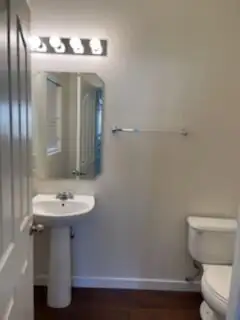 601 Menaul Boulevard NE UNIT 303 Bathroom