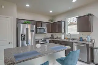 4144 Skyline Loop NE Kitchen