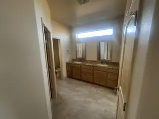 33 Rory Road Bathroom