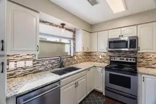 7220 Ticonderoga Road NE Kitchen