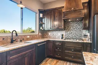 2 Valle Tranquillo Kitchen