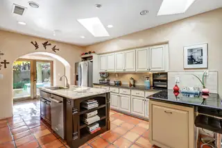 700 Ranchitos Road NW Kitchen