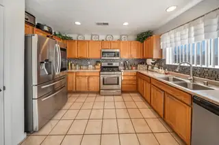 2812 Monument Drive NW Kitchen