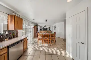 2812 Monument Drive NW Kitchen