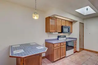 7304 Prenda De Plata NW Kitchen