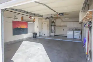 13505 Auburn Avenue NE Garage