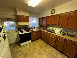 2008 Wisconsin Street NE Kitchen