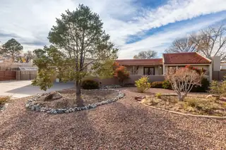 5517 Estrellita Del Norte Road NE Exterior Front