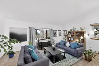 1405 San Rafael Place NE Living Room