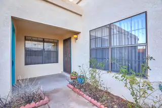 692 Lakeview Circle SE Exterior Front