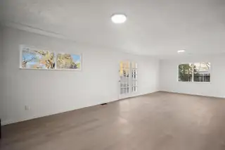 10905 Woodland Avenue NE Living Room