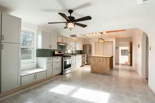 5023 5th Street NW Kitchen