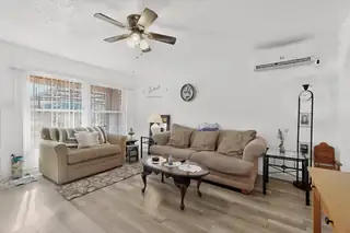 10217 Menaul Boulevard NE Kitchen